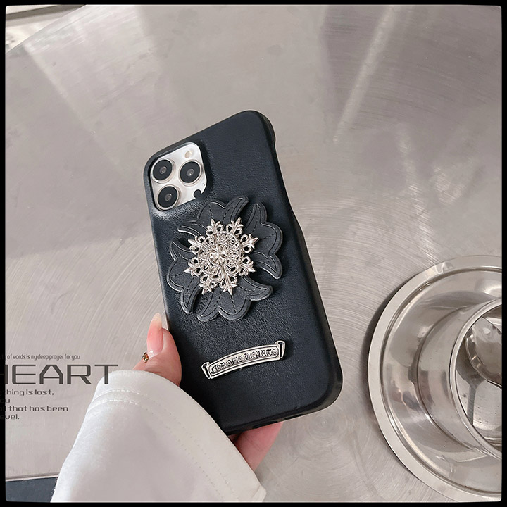 新作の iphone15スマホケースchrome hearts